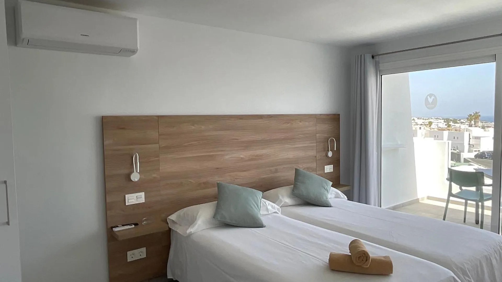 Kikere Studios Puerto del Carmen  Hotel